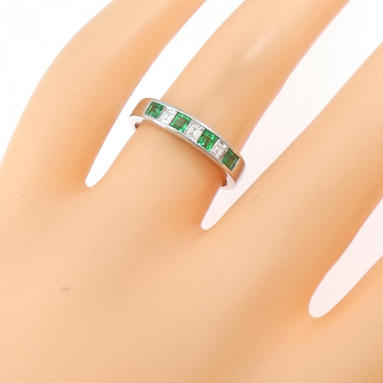 PT900 エメラルド リング 0.26CT