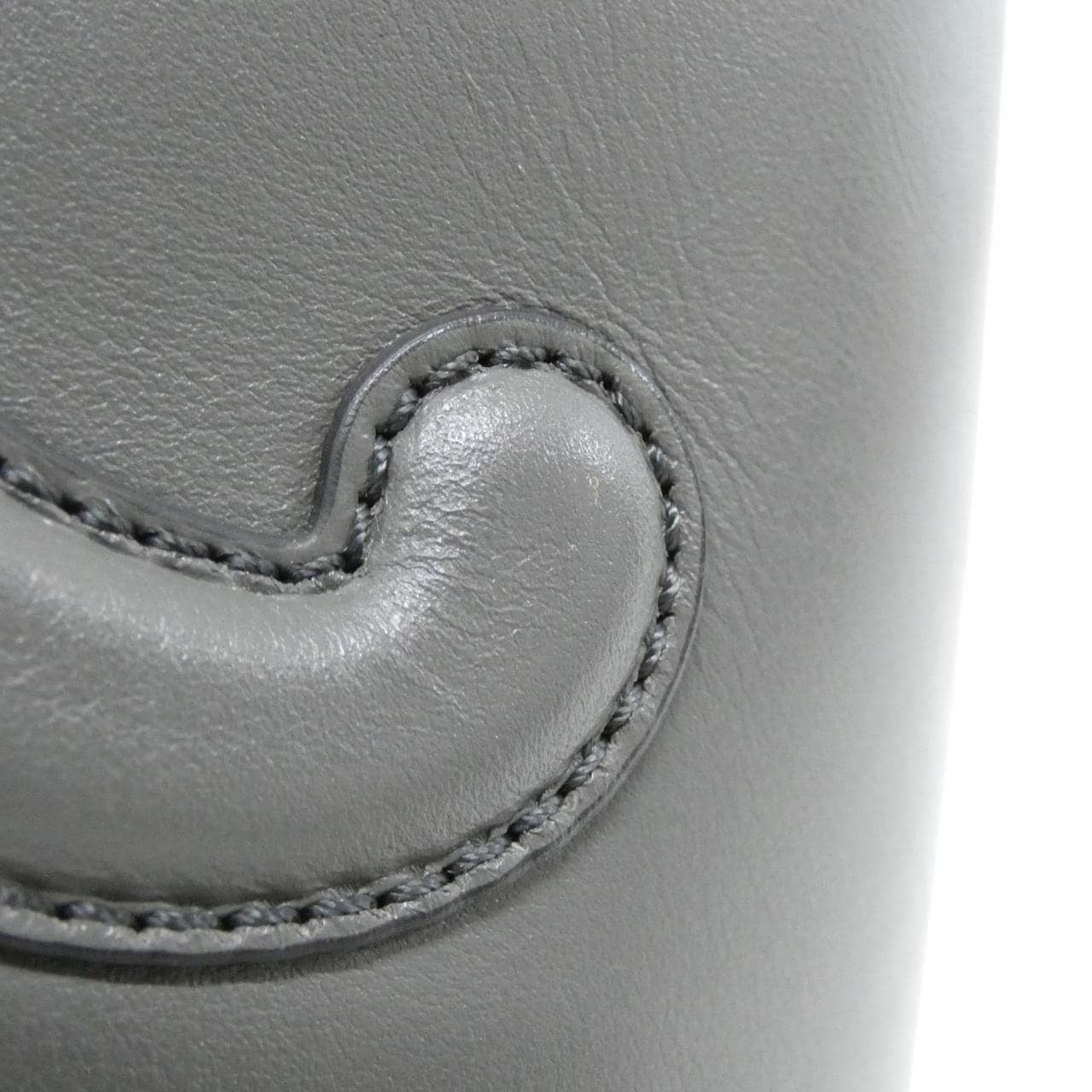 セリーヌ スモール バケット キュイル トリオンフ 198243DU3 ショルダーバッグ