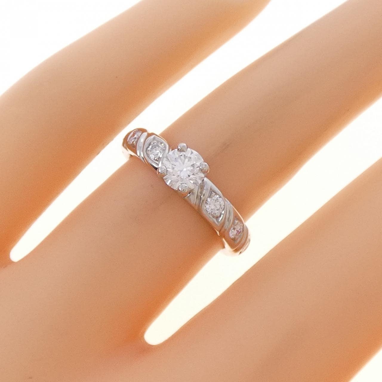 ショーメ トルサード マルチストーンリング 0.37CT E VVS1 3EXT