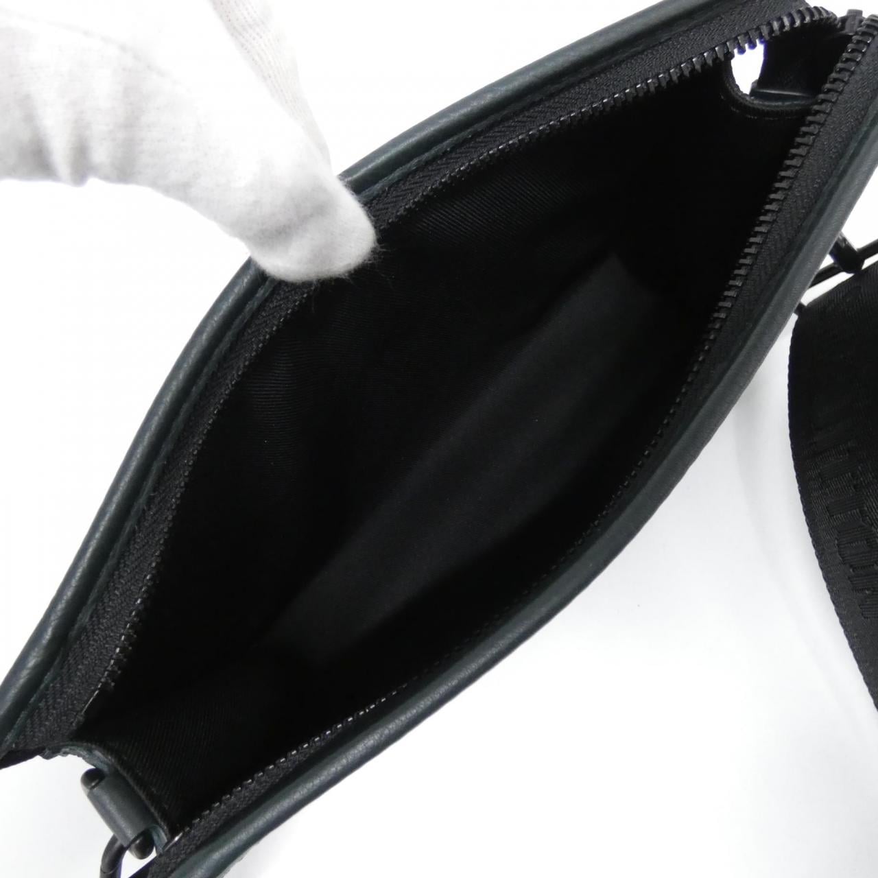 ルイヴィトン モノグラム シャドウ ガストン ウェアラブル ウォレット M27148 ショルダーバッグ