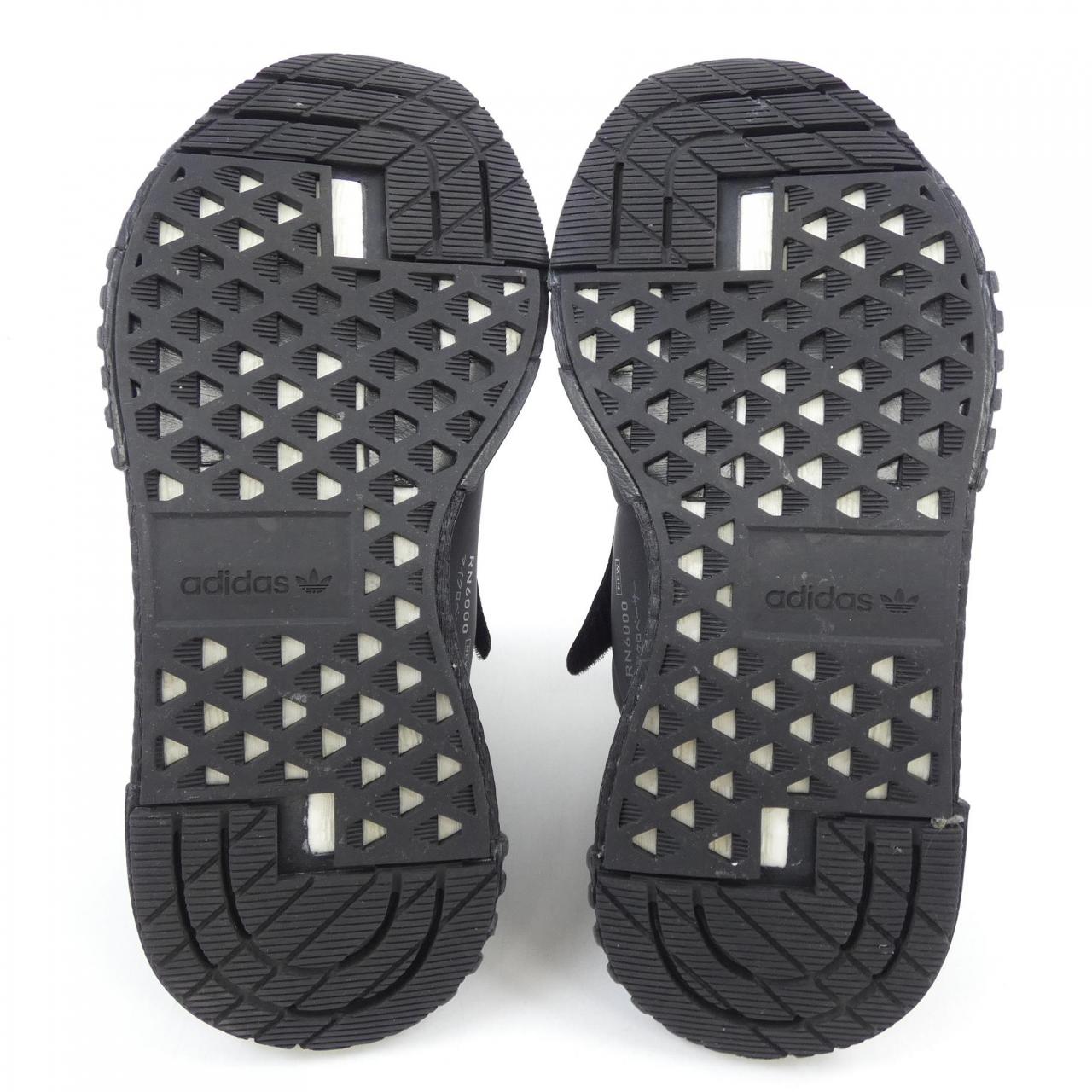 アディダス ADIDAS スニーカー