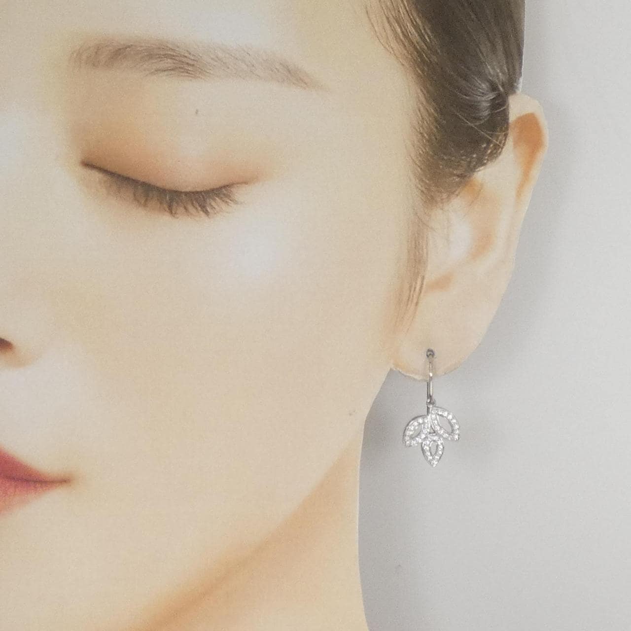 ハリーウィンストン リリークラスター ピアス