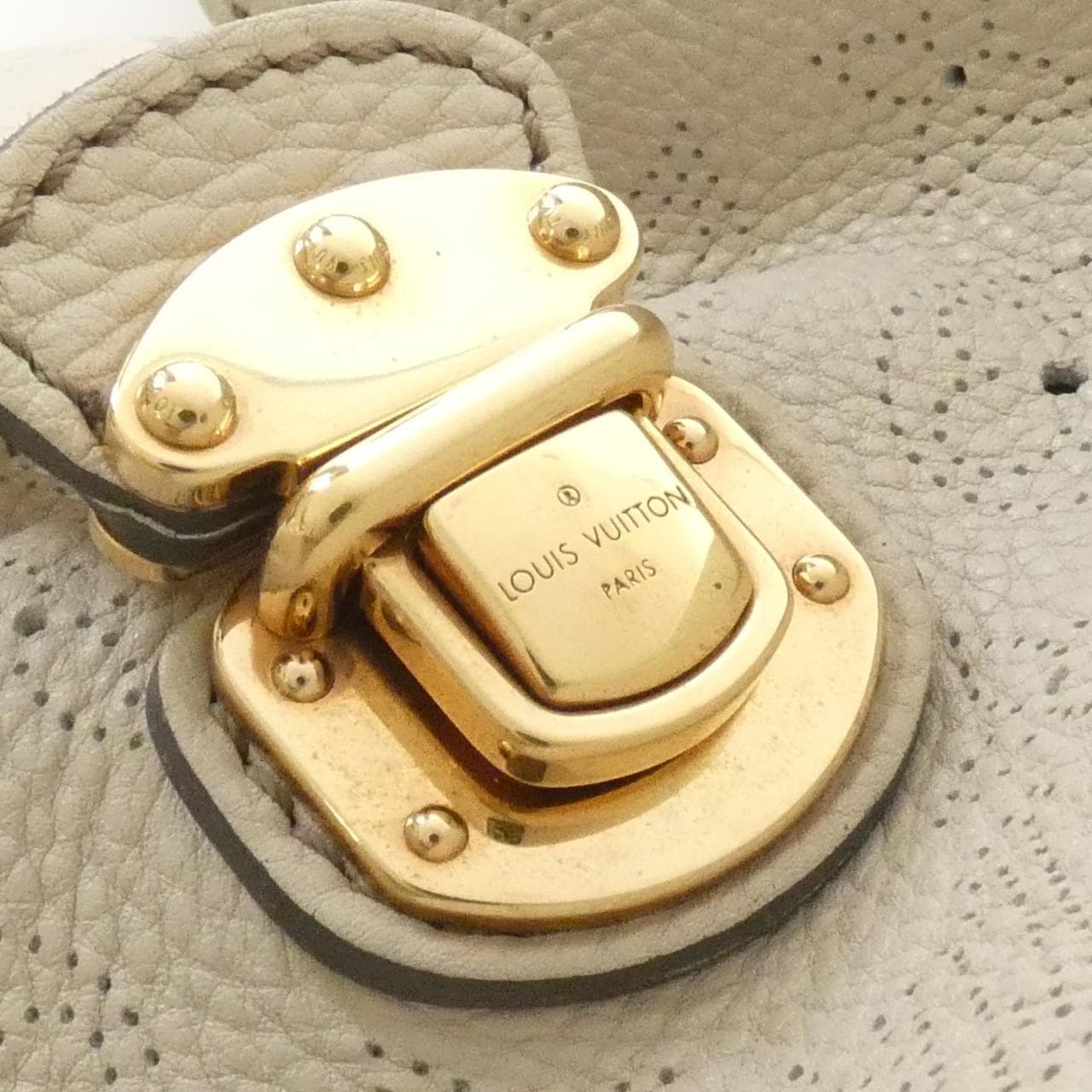 ルイヴィトン マヒナ XXL M95546 ショルダーバッグ