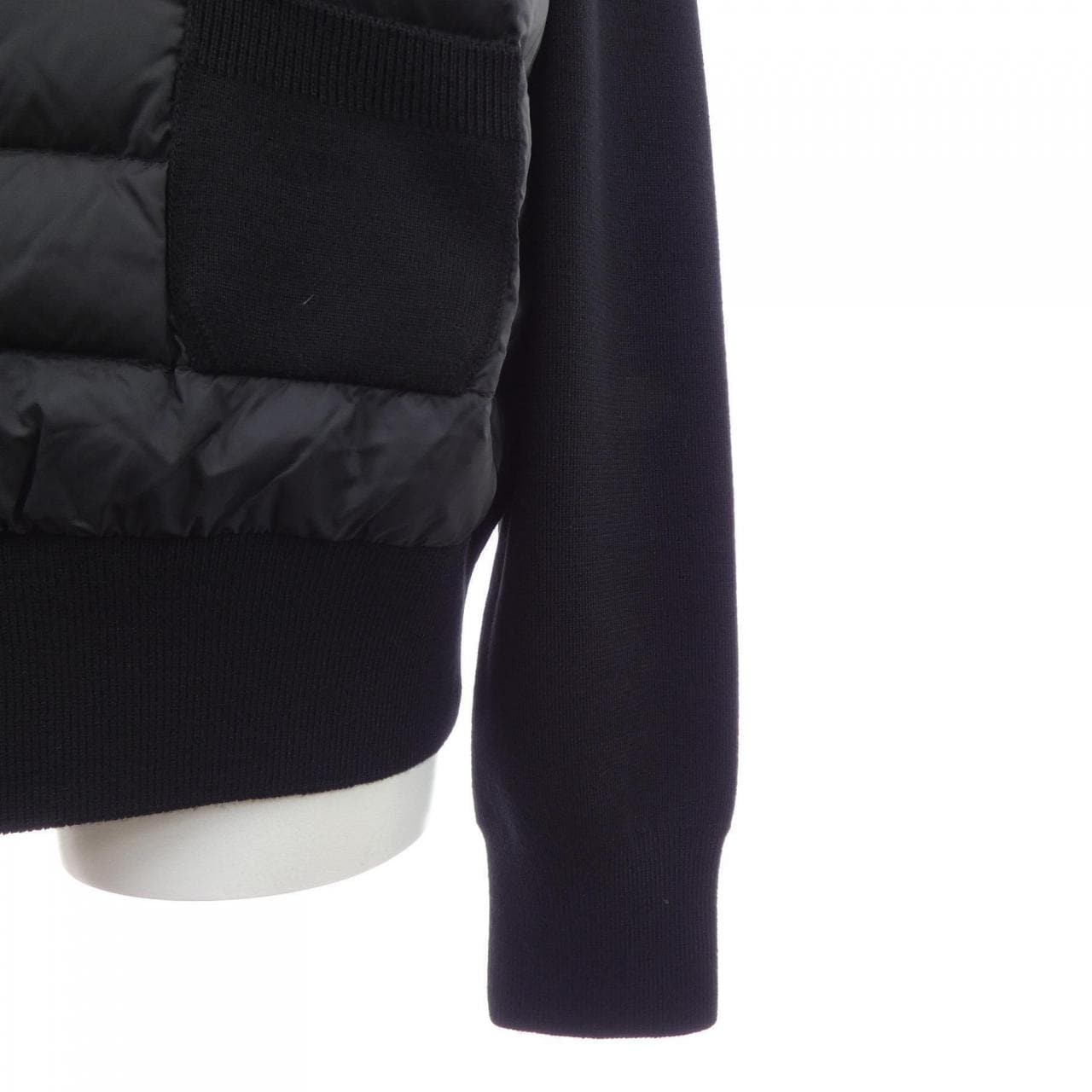 【新品】モンクレール MONCLER 20939B51000 A9018 ダウンジャケット