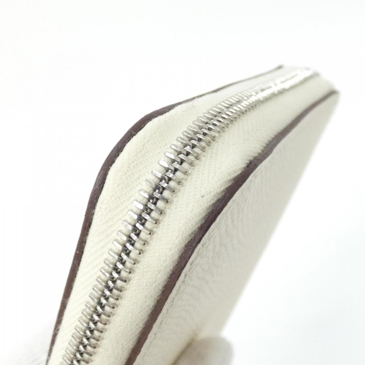 エルメス LUCKY DAISY シルク イン コンパクト 083791CK 財布