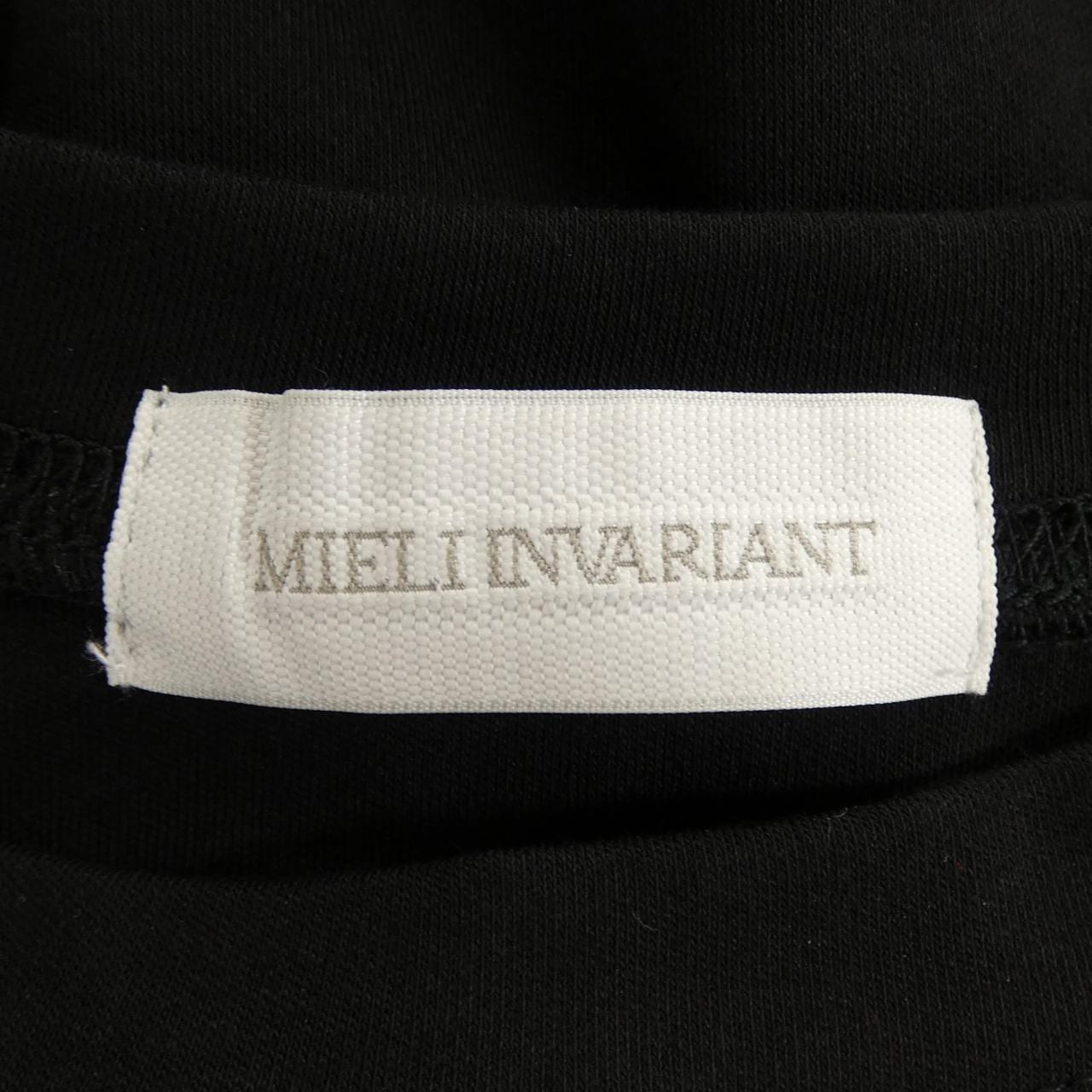 MIELI INVARIANT トップス