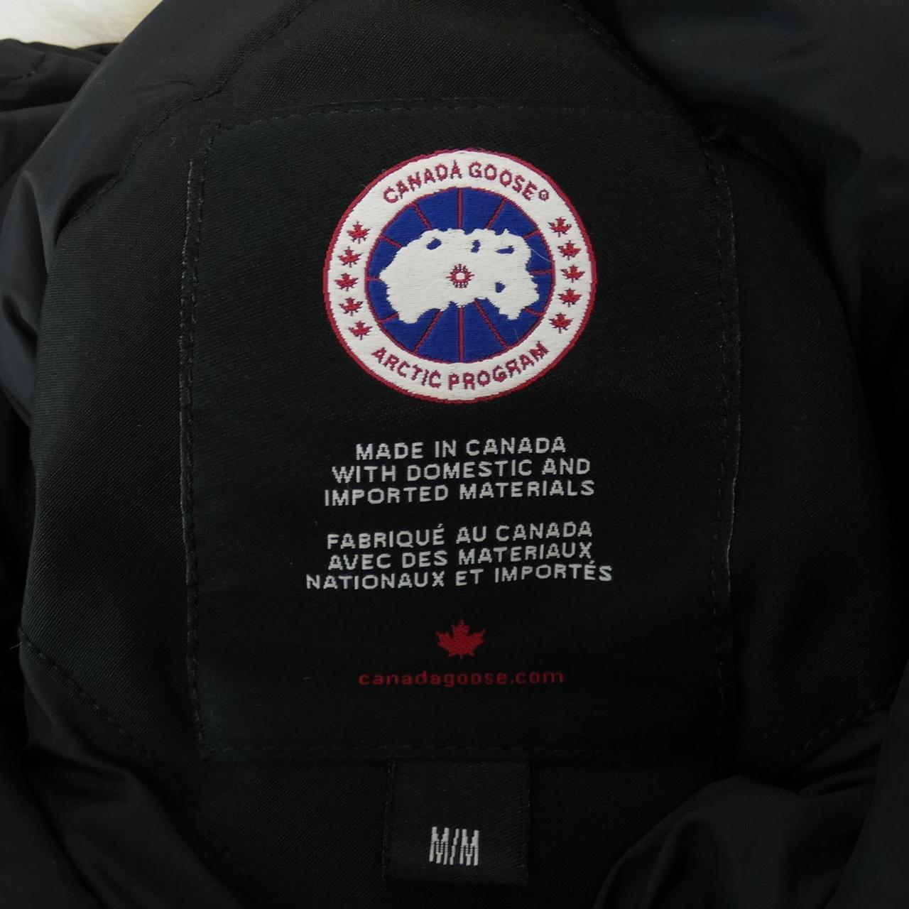 加拿大鹅CANADA GOOSE羽绒服