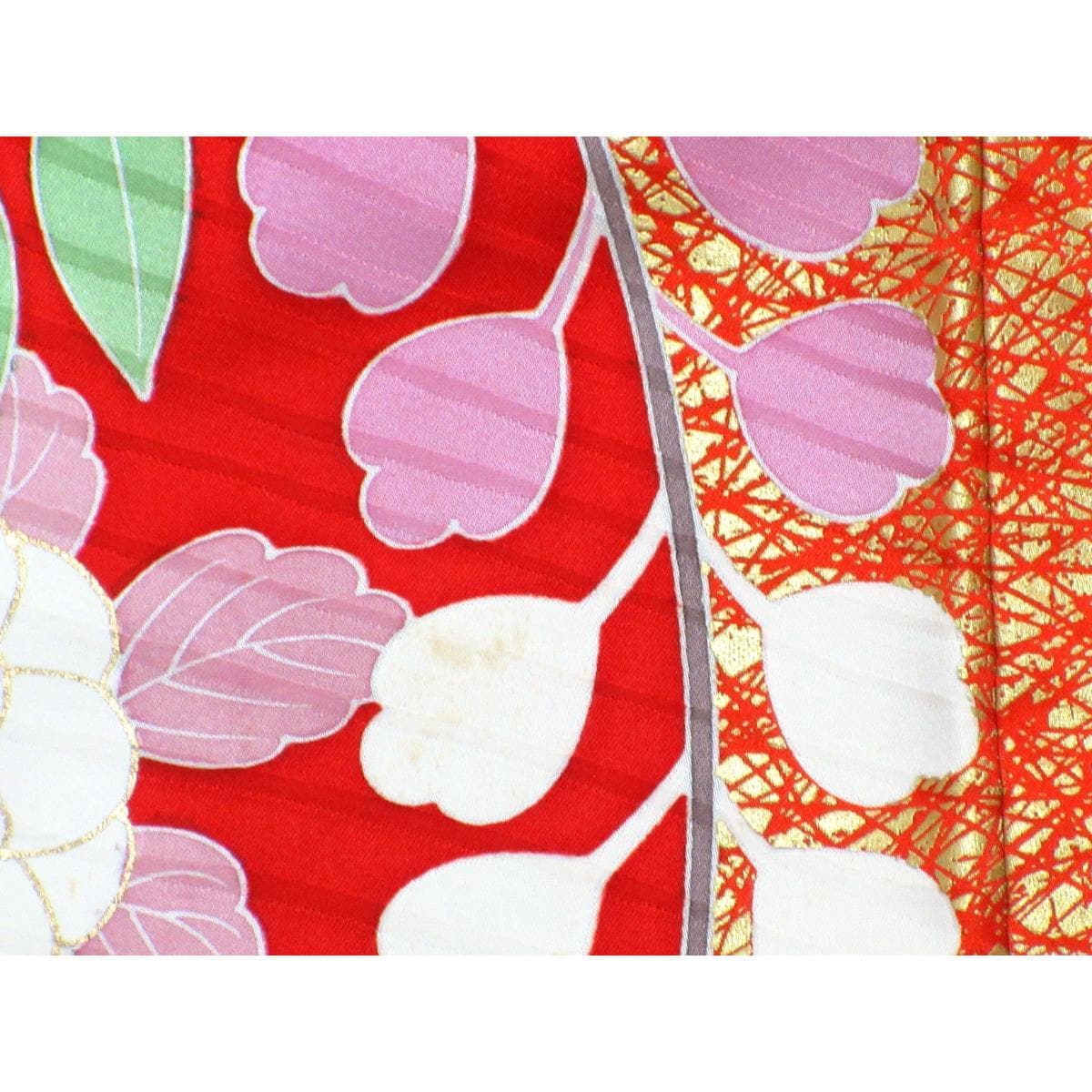 振袖　友禅金彩加工　刺繍入り