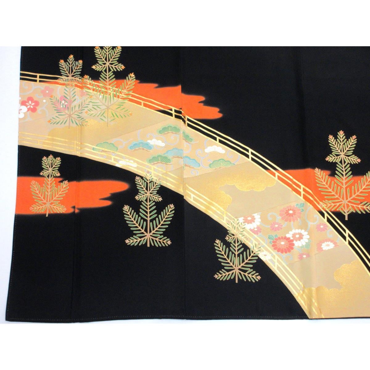 留袖　友禅金彩加工　刺繍入り　抱茗荷　身幅Ｌ寸