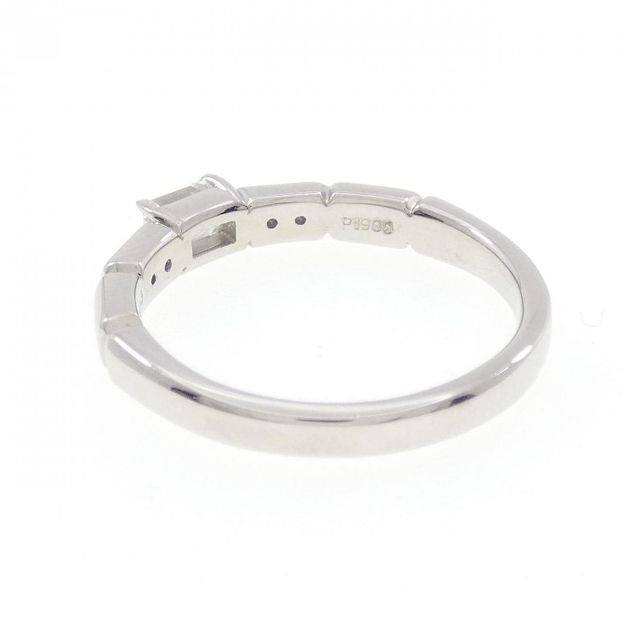 PT900 ダイヤモンド リング 0.30CT D VVS2 エメラルドカット