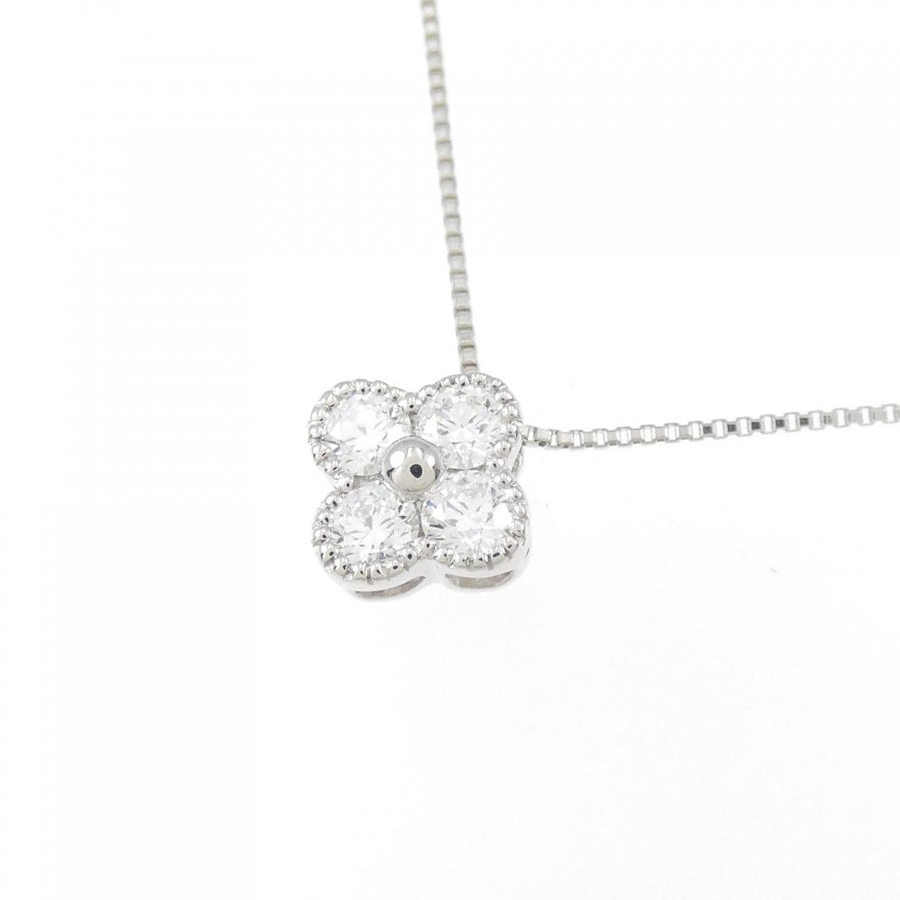 [BRAND NEW] PT Flower Diamond Necklace 0.250CT