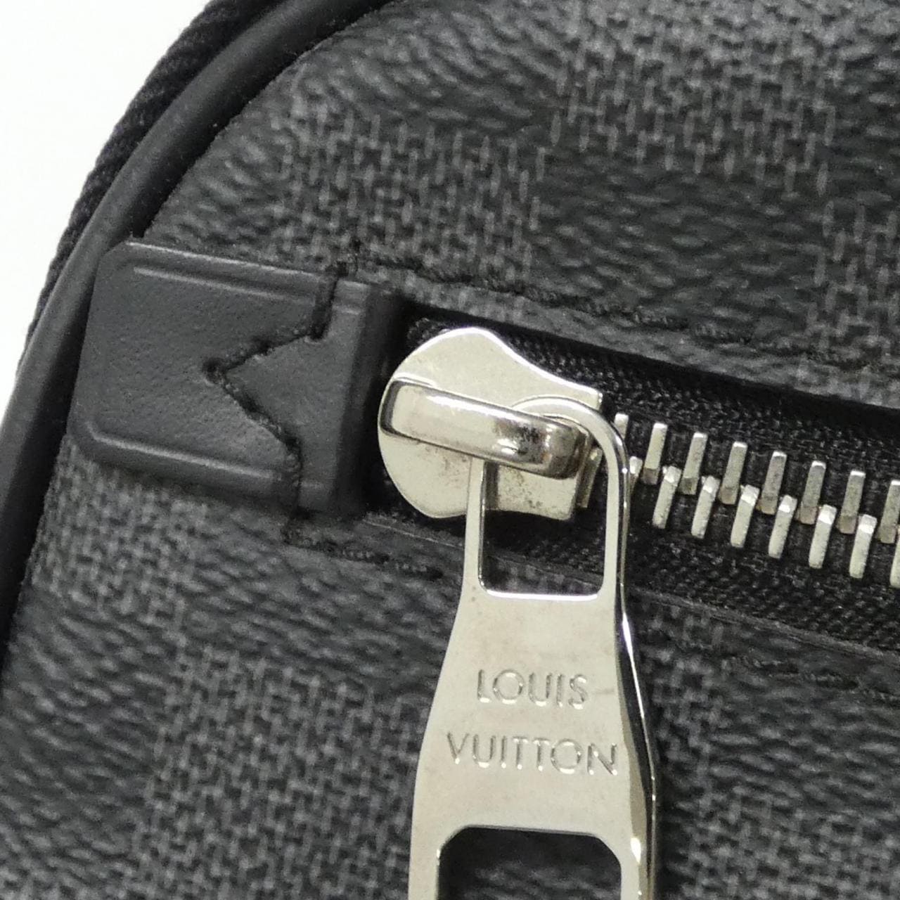 ルイヴィトン ダミエ グラフィット アンブレール N41289 ショルダーバッグ