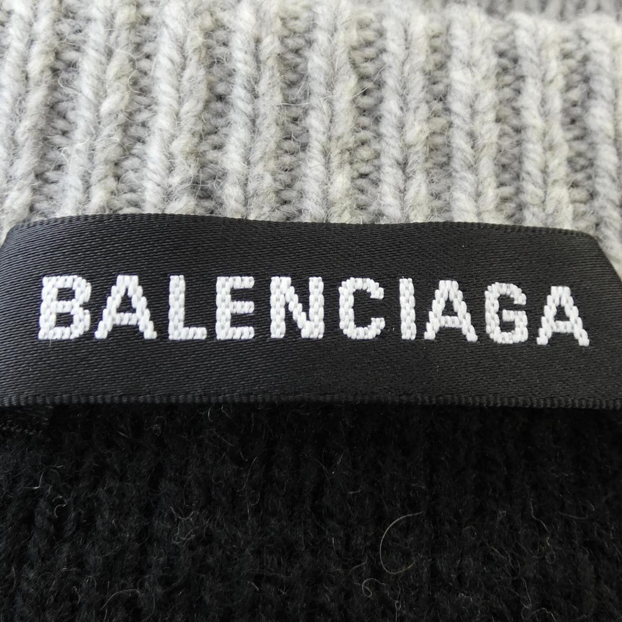 バレンシアガ BALENCIAGA 555481 T1471 ニット