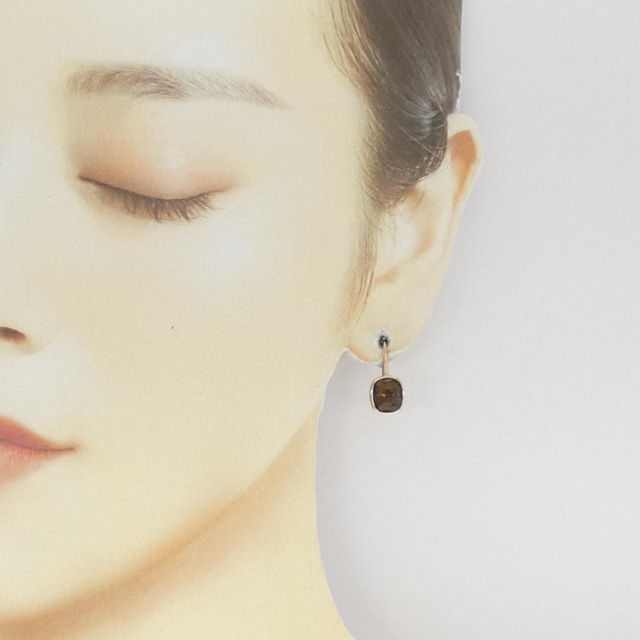 ヴェレッタ オッターヴァ スモーキークォーツ ピアス