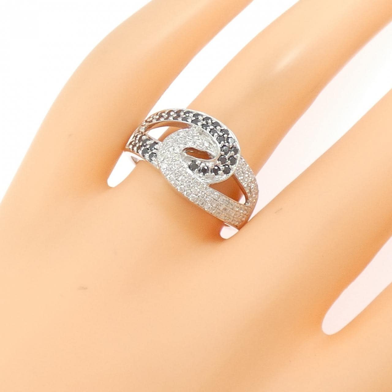 K18WG ダイヤモンド リング 0.70CT