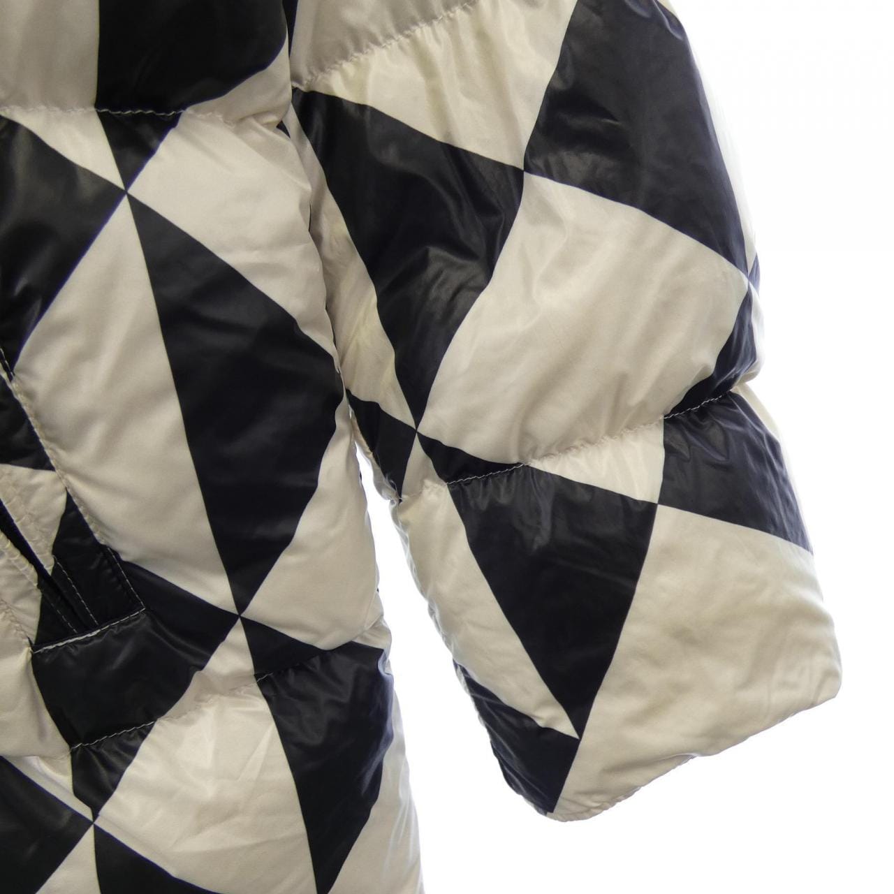 モンクレール MONCLER ダウンジャケット