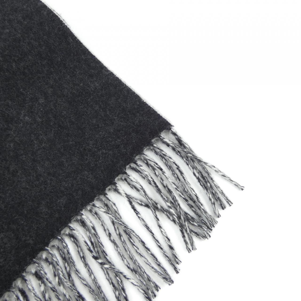CHANEL MUFFLER