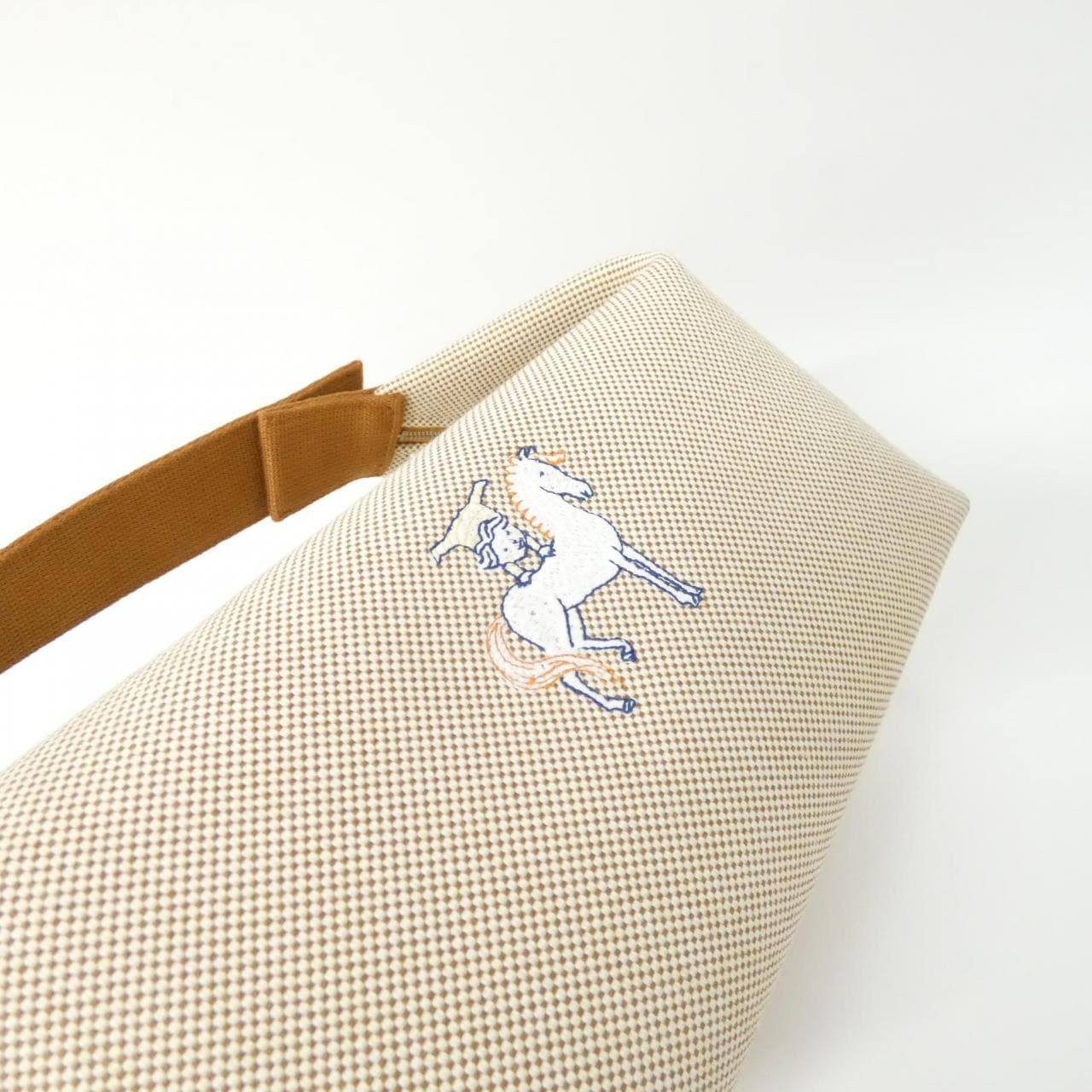 エルメス ブリッド ア ブラック カブリオル GM 103587M ポーチ