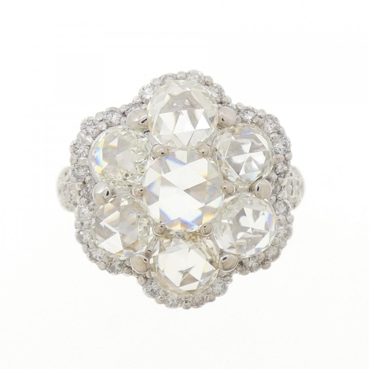 K18WG フラワー ダイヤモンド リング 3.57CT