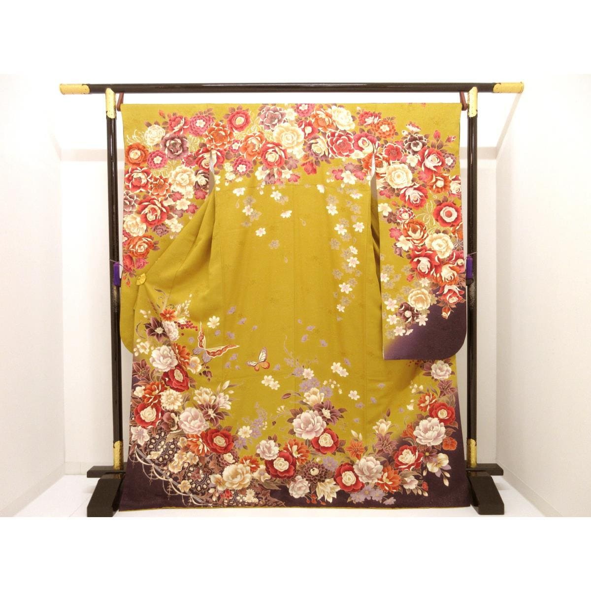 振袖　銀通しボカシ染　友禅金彩加工　刺繍入り