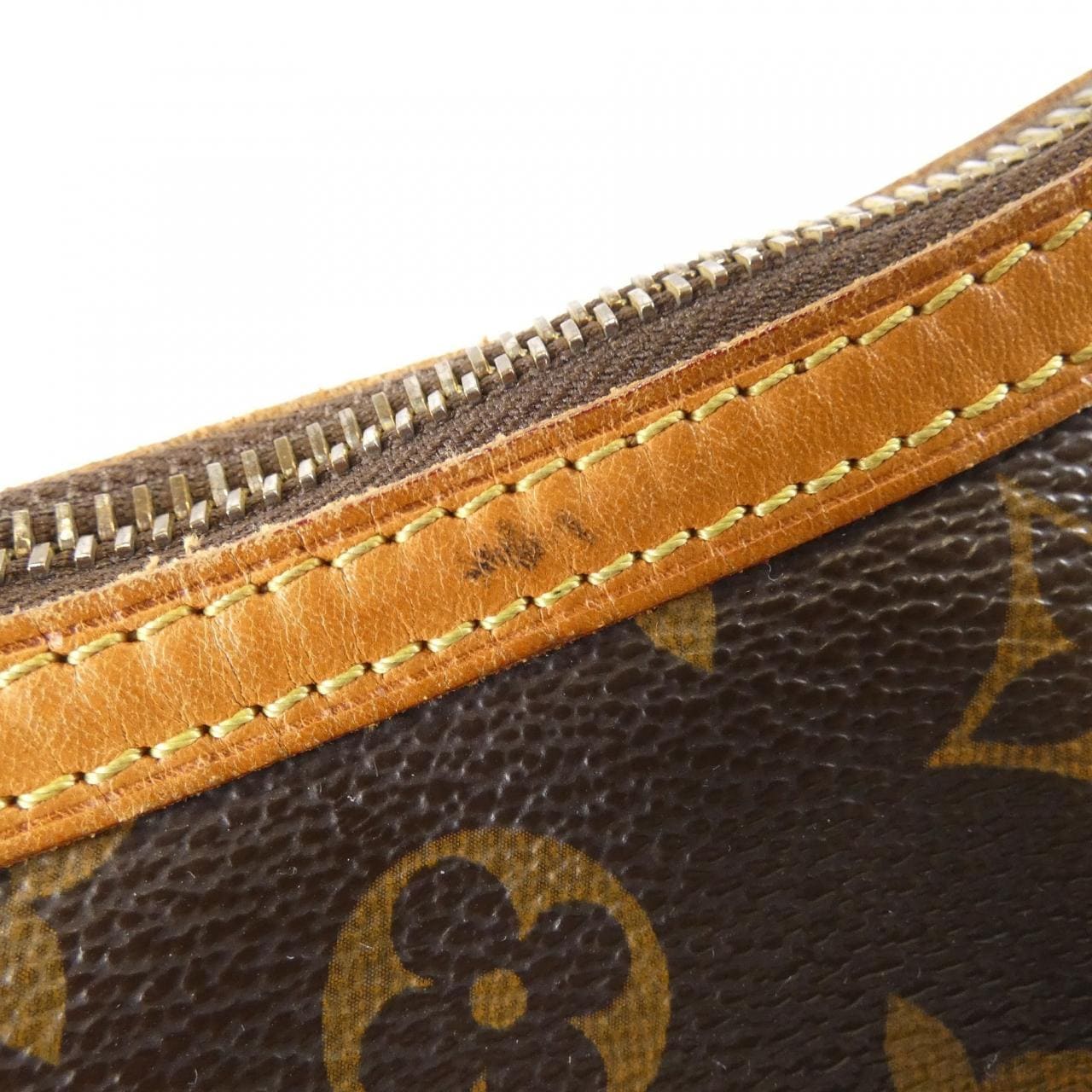 ルイヴィトン モノグラム オデオン PM M56390 ショルダーバッグ