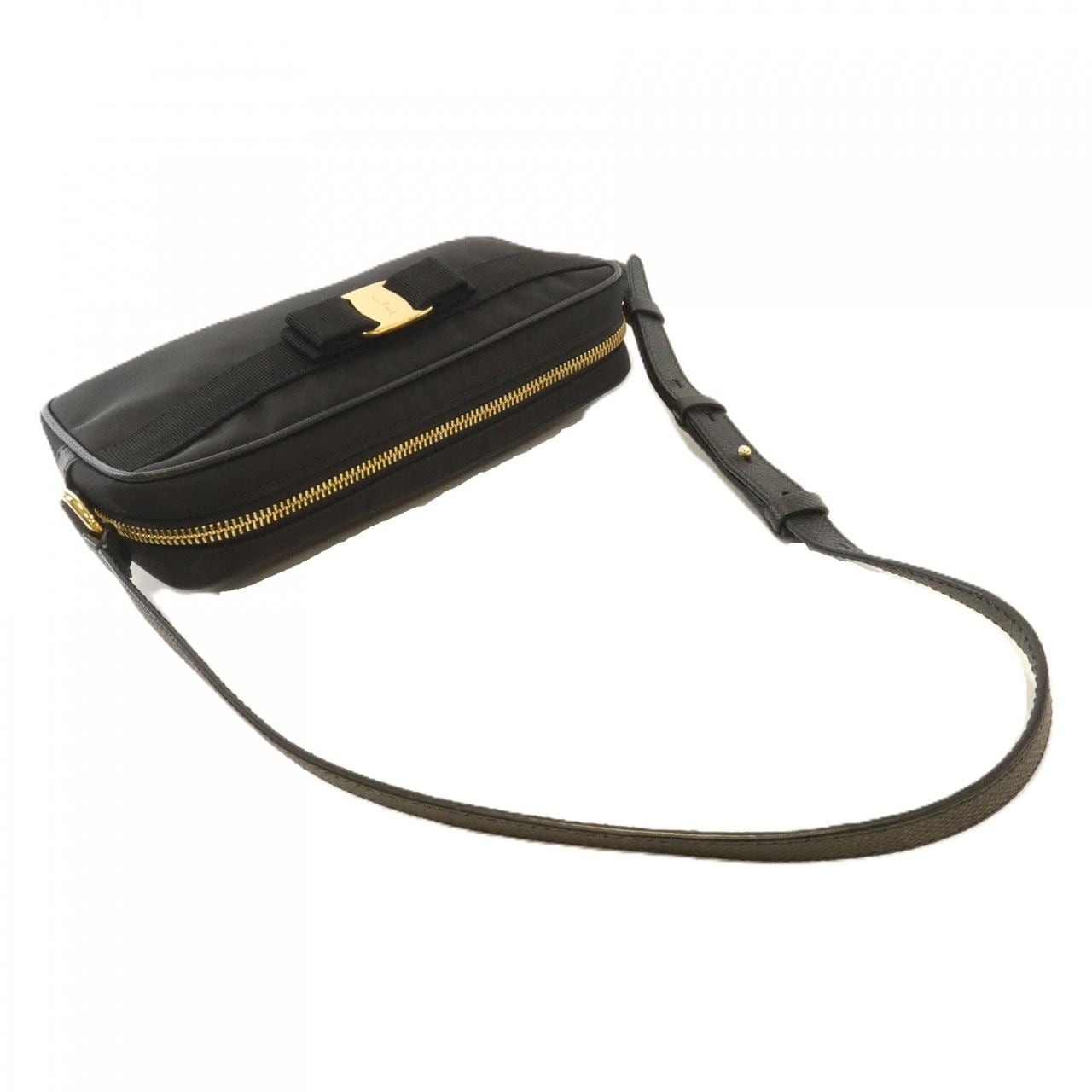 サルヴァトーレフェラガモ 22 0353 ショルダーバッグ