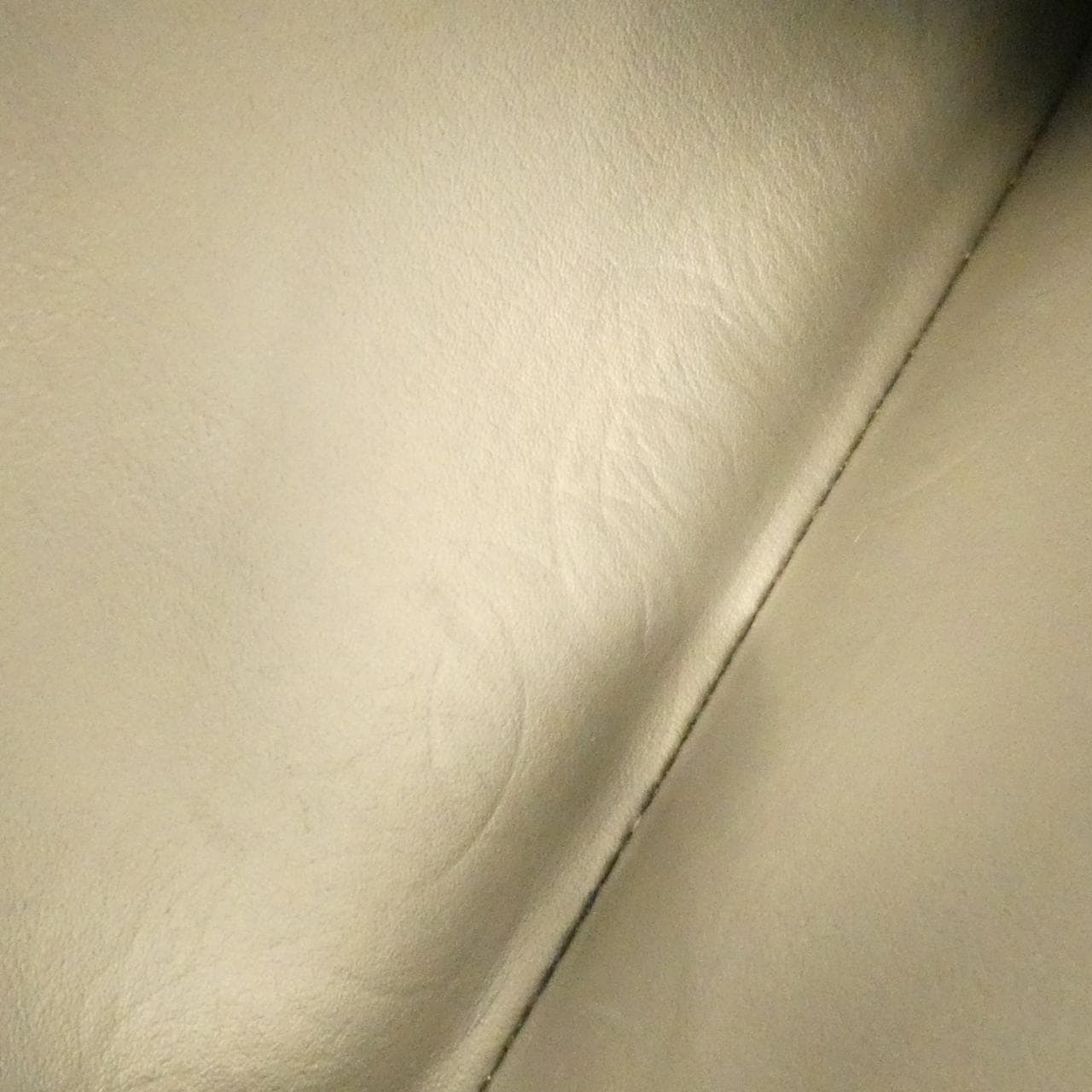 ルイヴィトン モノグラム クッサン(LV SKI) ジッピー ウォレット M12154 財布