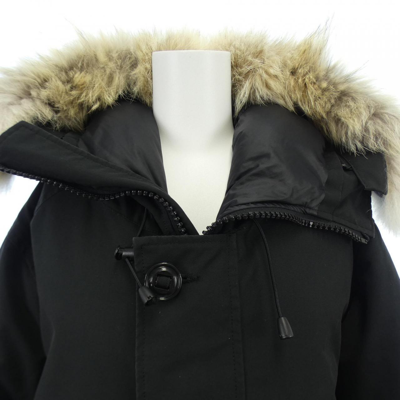 加拿大鹅CANADA GOOSE羽绒服