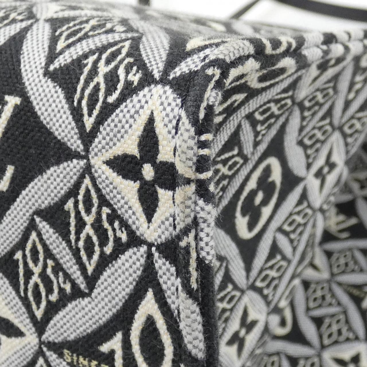 LOUIS VUITTON SINCE1854 On the Go GM M57207 包