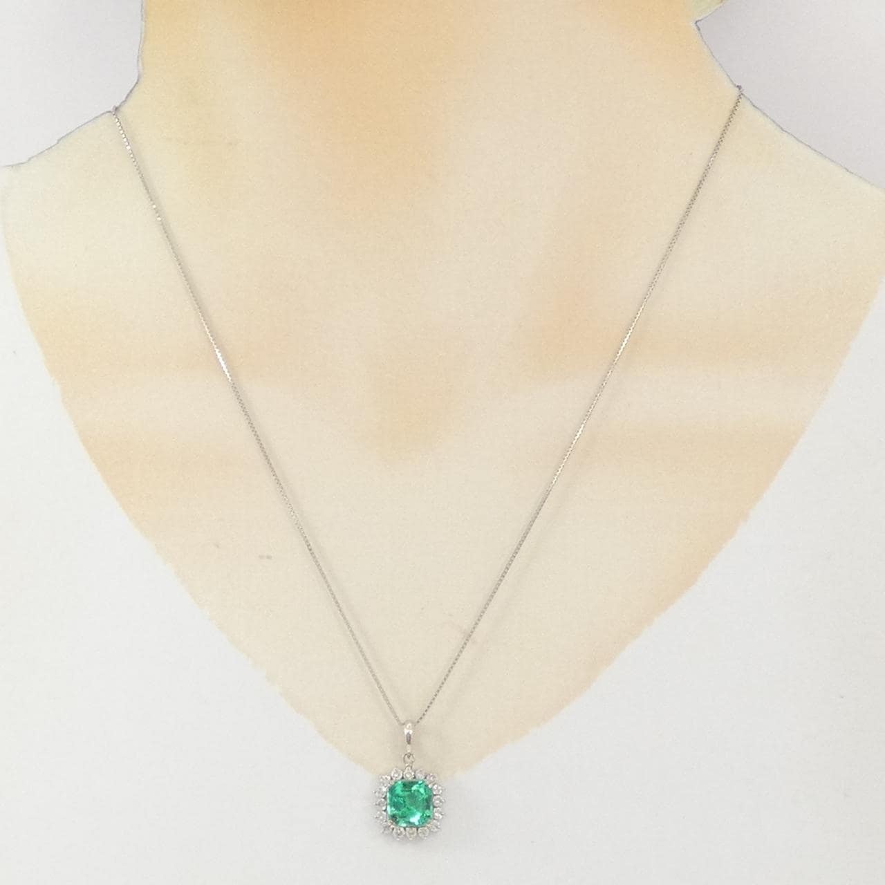 PT900/PT850 エメラルド ネックレス 2.10CT