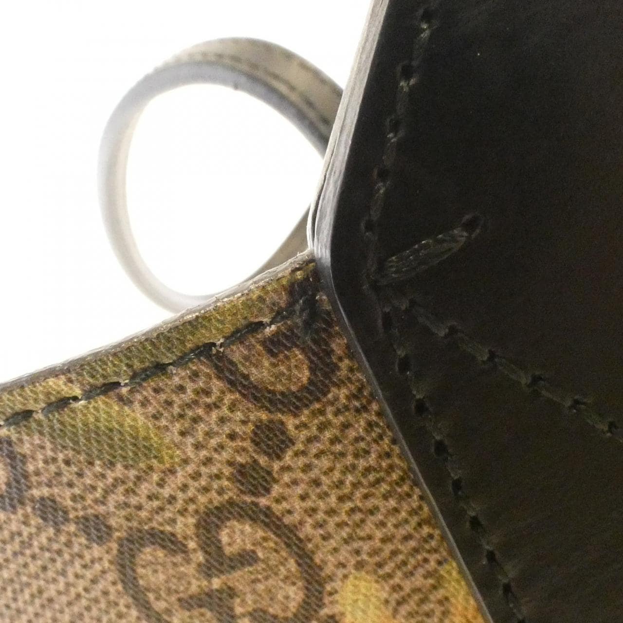 グッチ 368568 CU71X バッグ