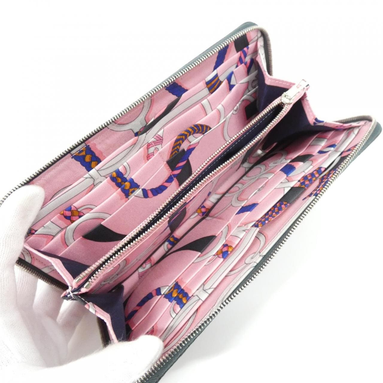 エルメス PANOPLIE EQUESTRE シルク イン クラシック 077625CK 財布
