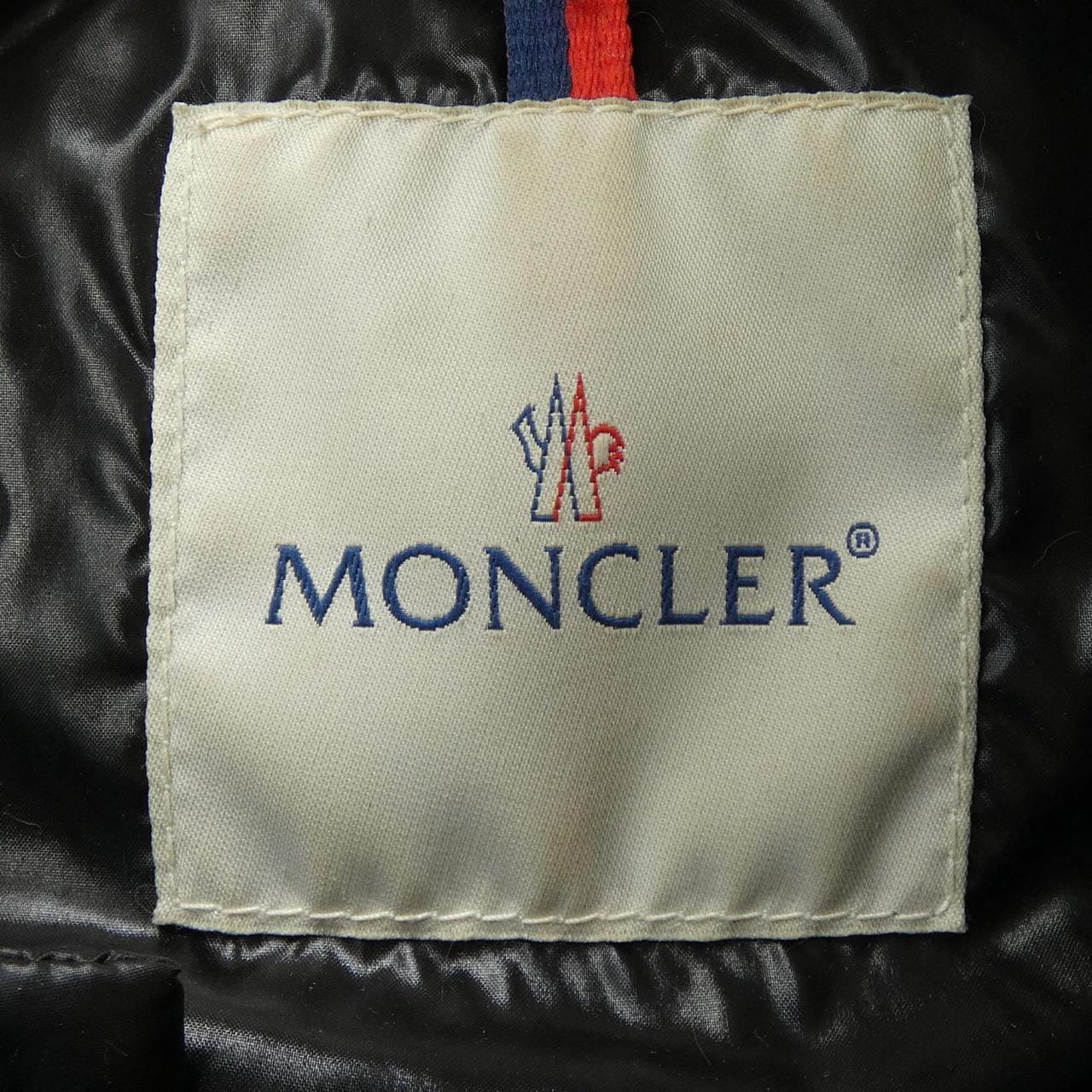 モンクレール MONCLER ダウンジャケット