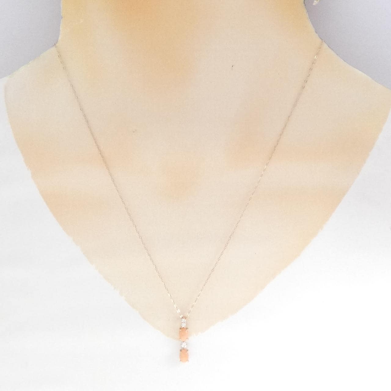 ジーエスティービー サンゴ ネックレス 0.70CT