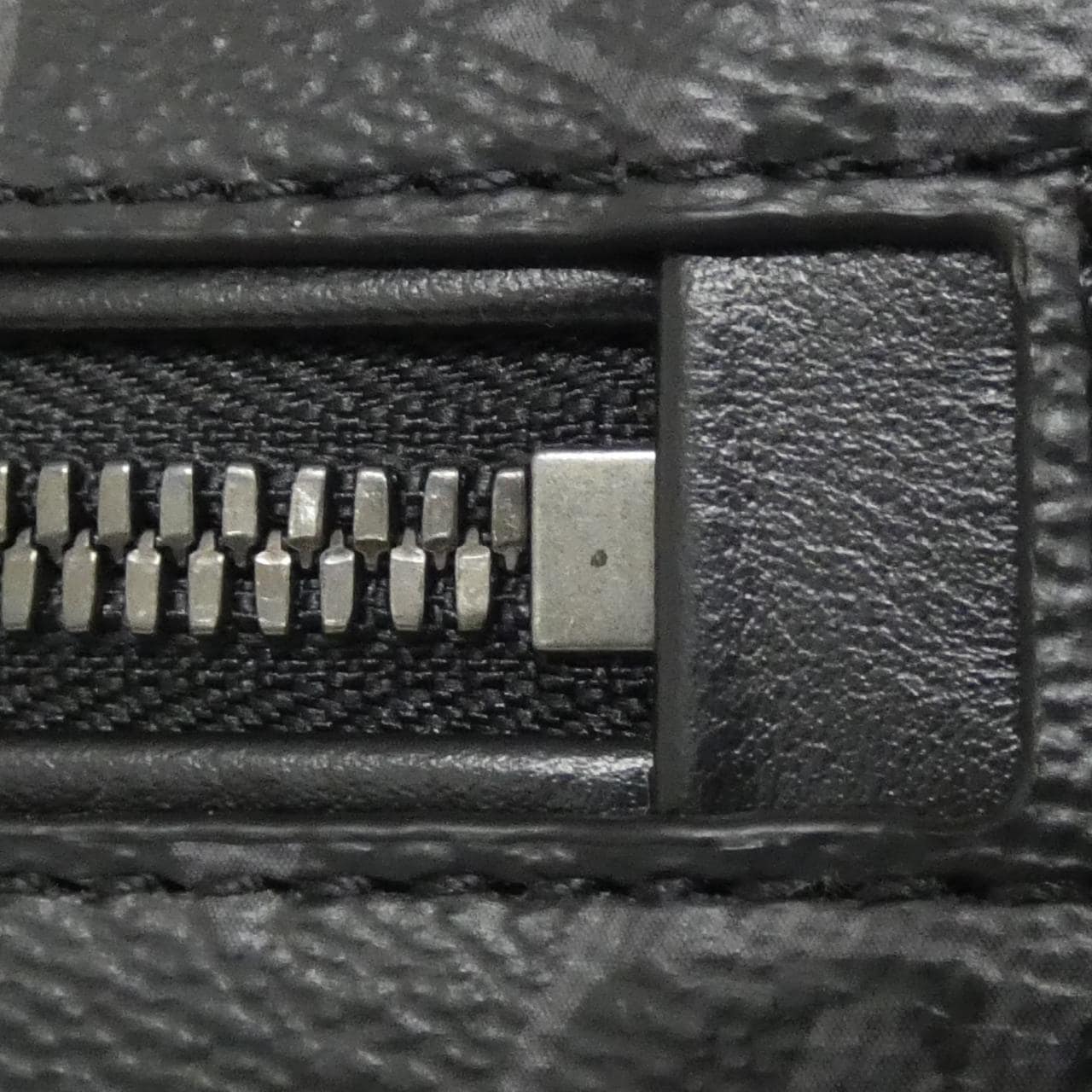 ルイヴィトン モノグラム エクリプス ディスカバリー バムバッグ PM M46035 ショルダーバッグ