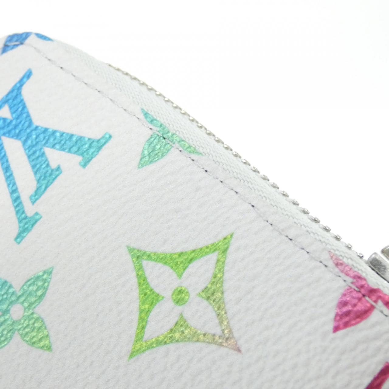 ルイヴィトン モノグラム イリディセント ジッピー ウォレット ホリゾンタル M13908 財布