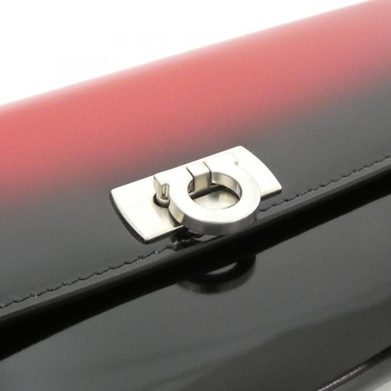 サルヴァトーレフェラガモ 22 0433 財布