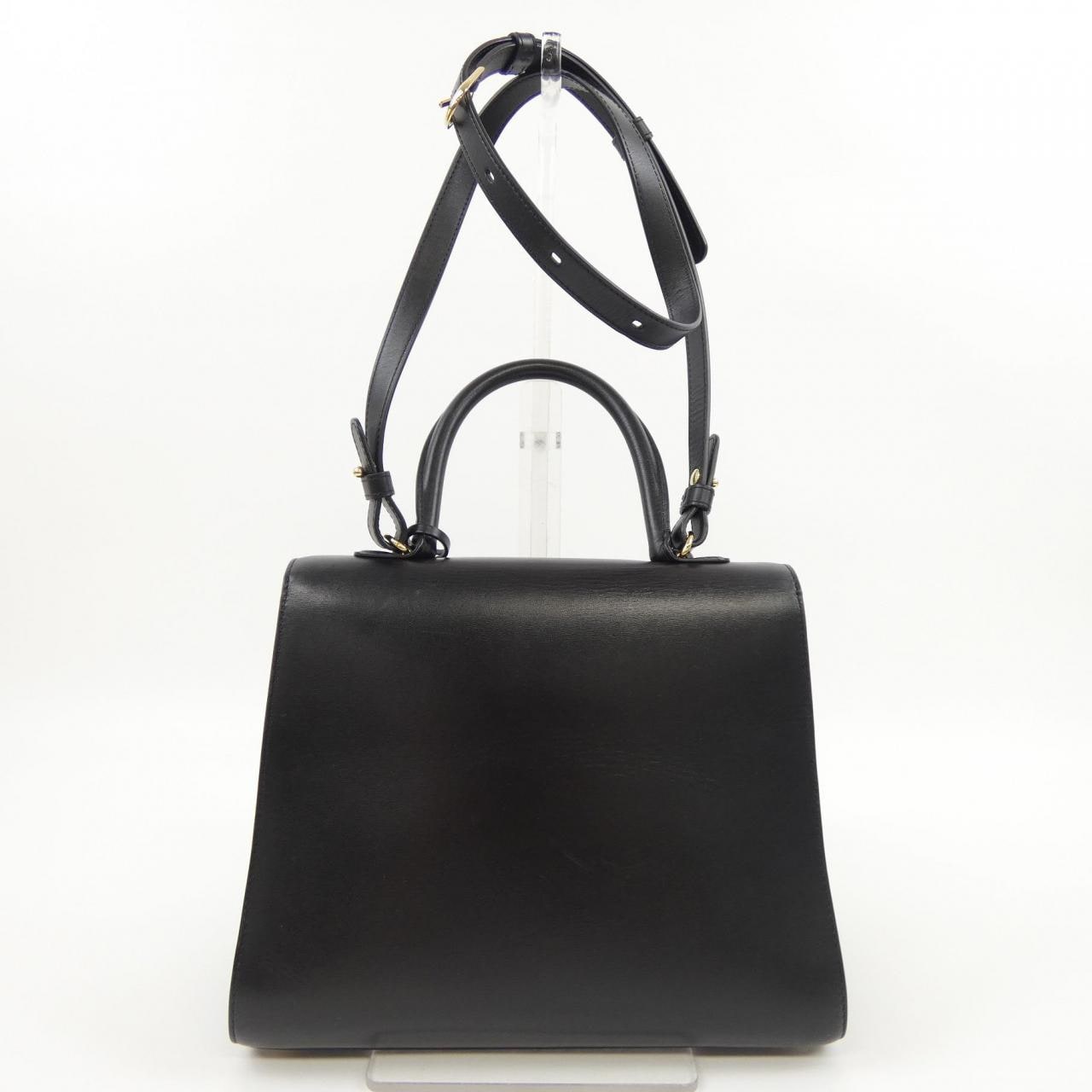 德尔沃DELVAUX