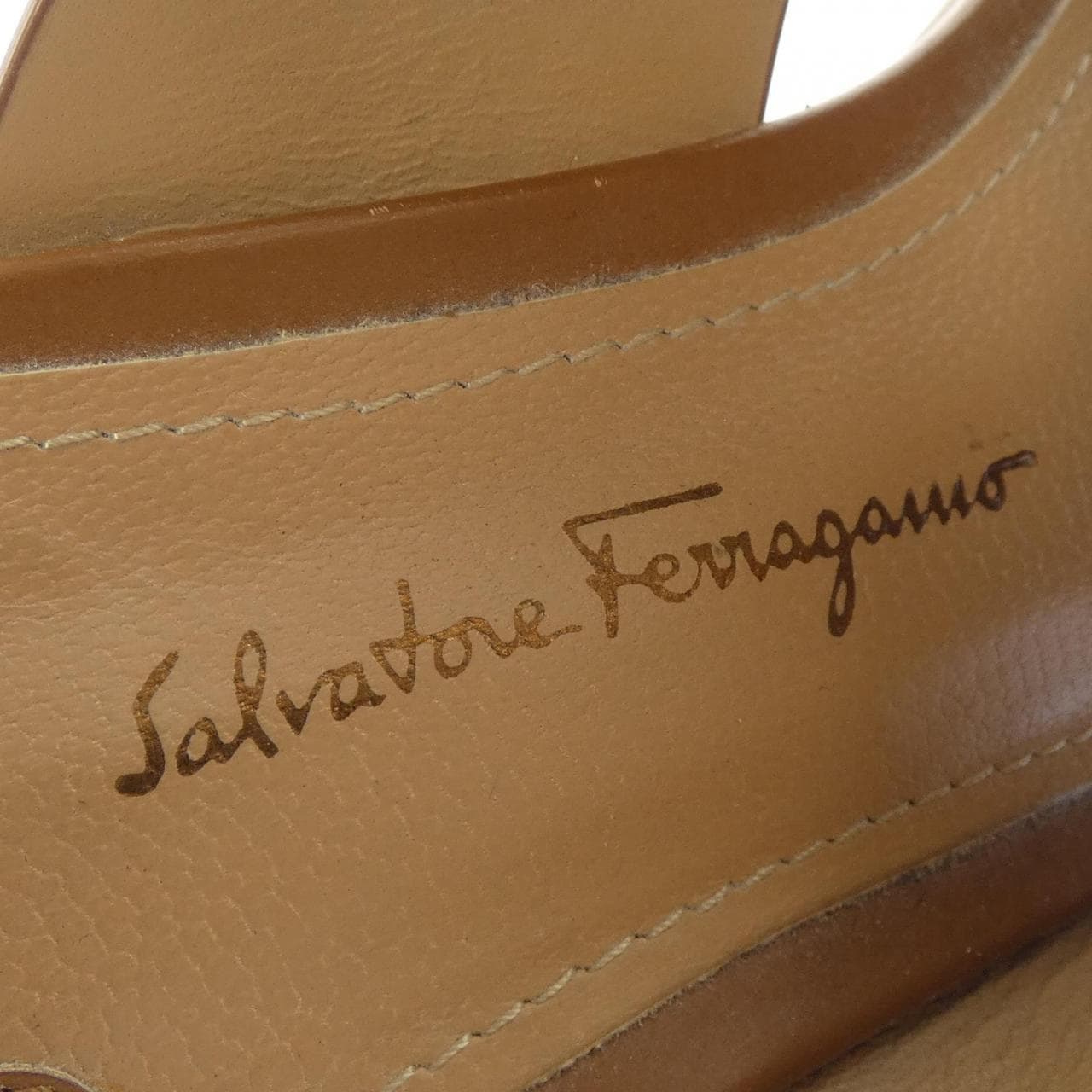 サルヴァトーレフェラガモ SALVATORE FERRAGAMO サンダル