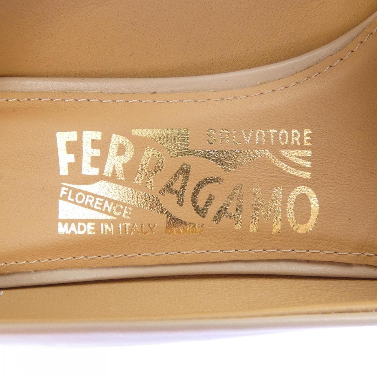 サルヴァトーレフェラガモ SALVATORE FERRAGAMO DG77938 パンプス