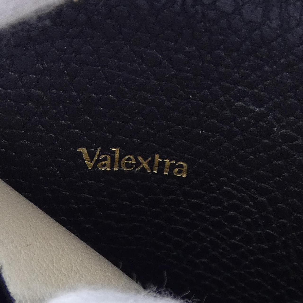 ヴァレクストラ VALEXTRA ジップアラウンドカードフォルダ SGZA0010028LRLCC99 CARD CASE