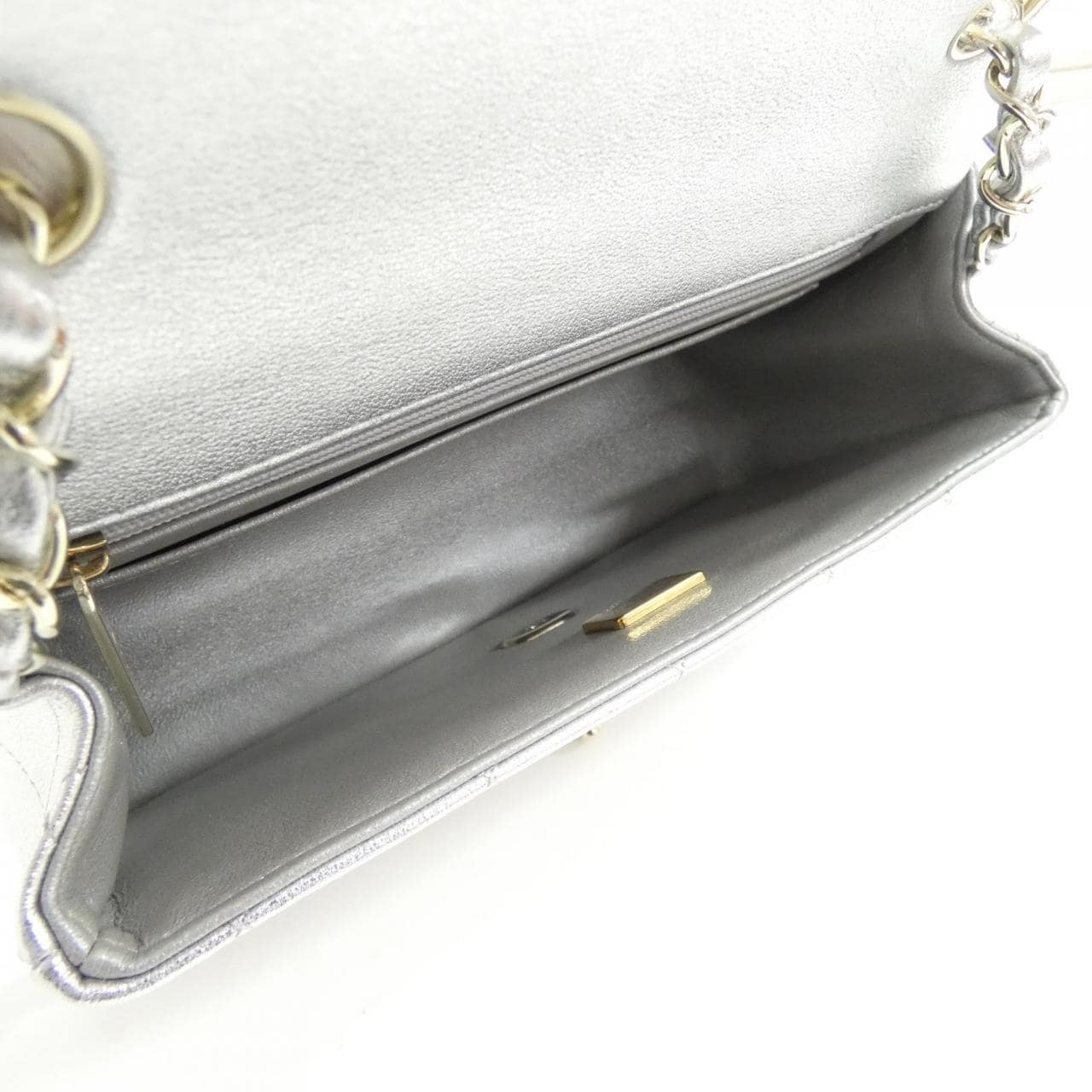 【未使用品】シャネル 69900 ショルダーバッグ