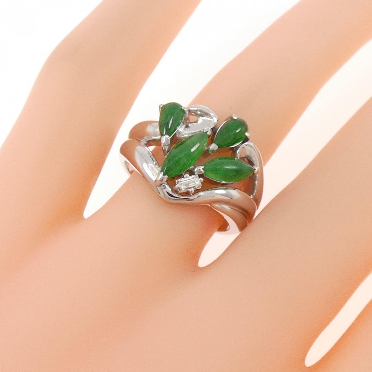 PT900 ヒスイ リング 1.37CT