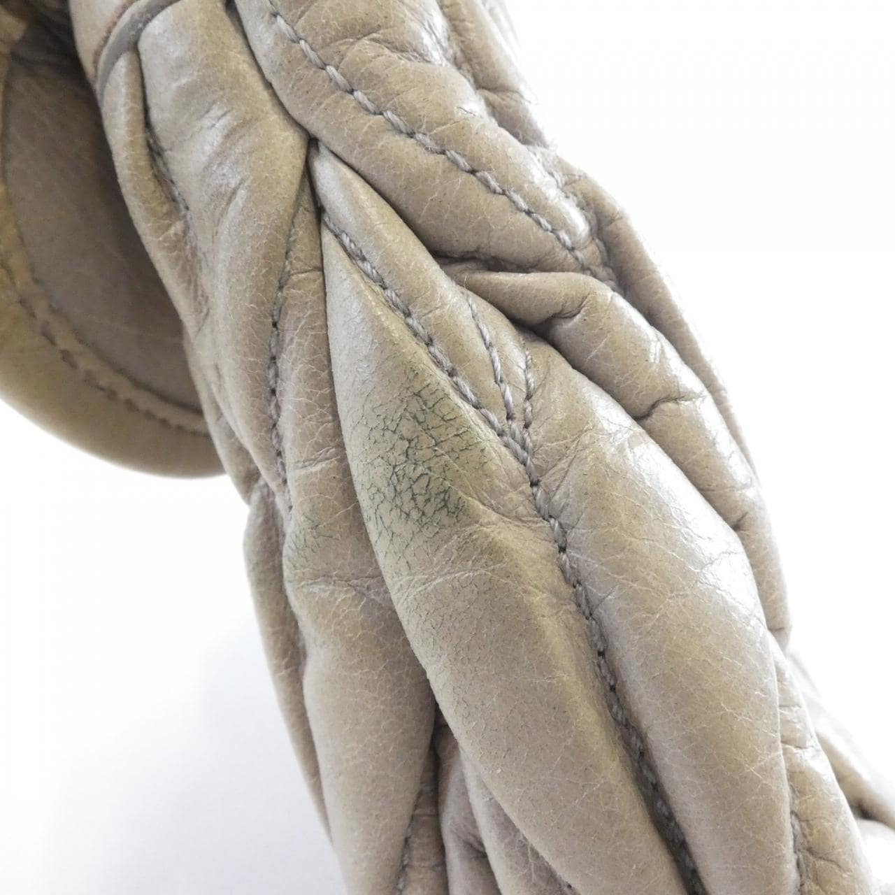 ミュウミュウ ショルダーバッグ