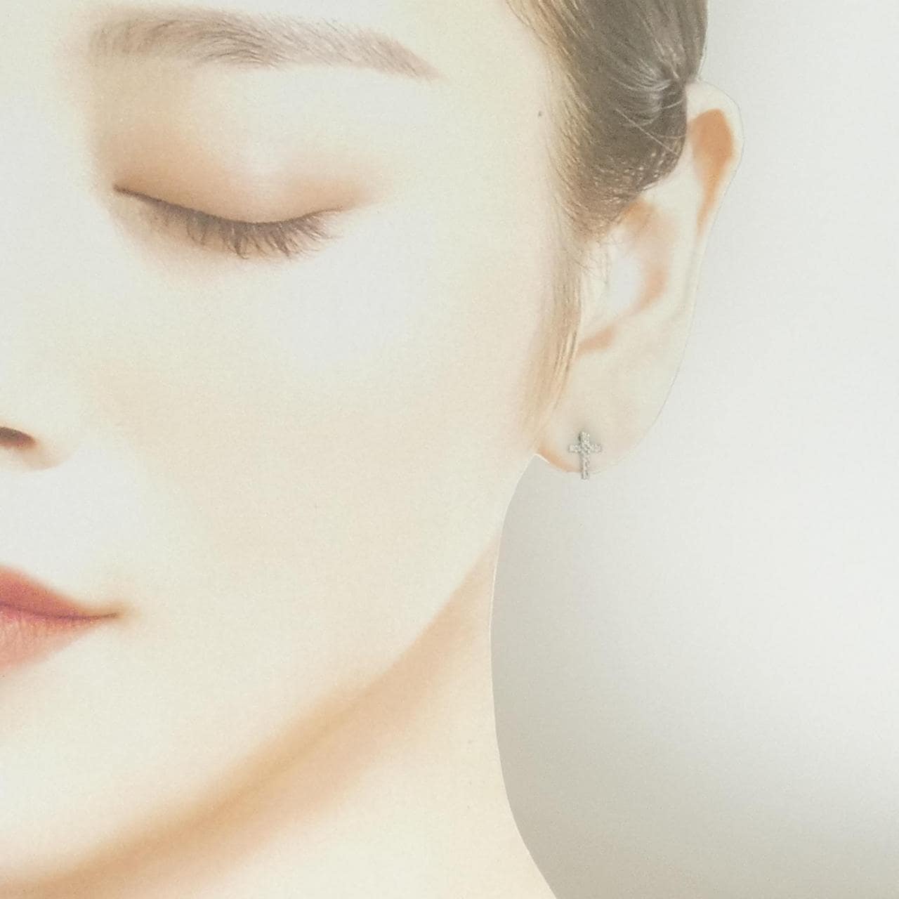 K18WG クロス ダイヤモンド ピアス 0.12CT