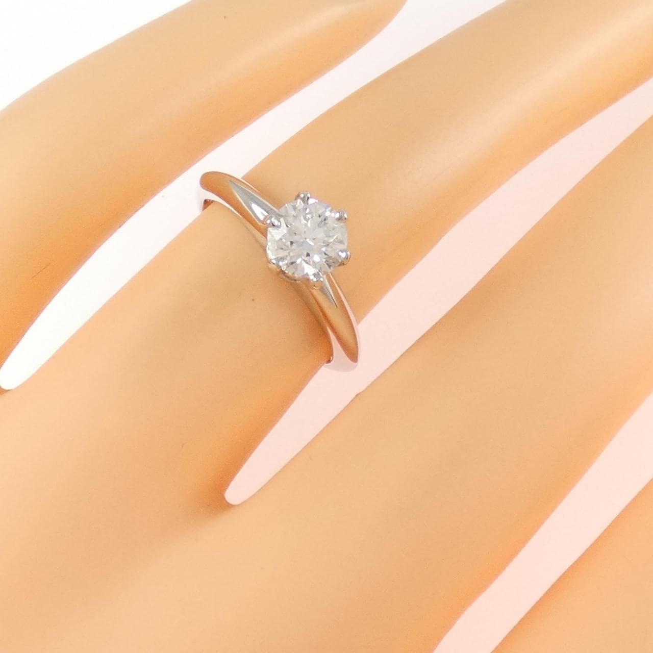 ティファニー クラシックソリティア リング 0.60CT H VS1