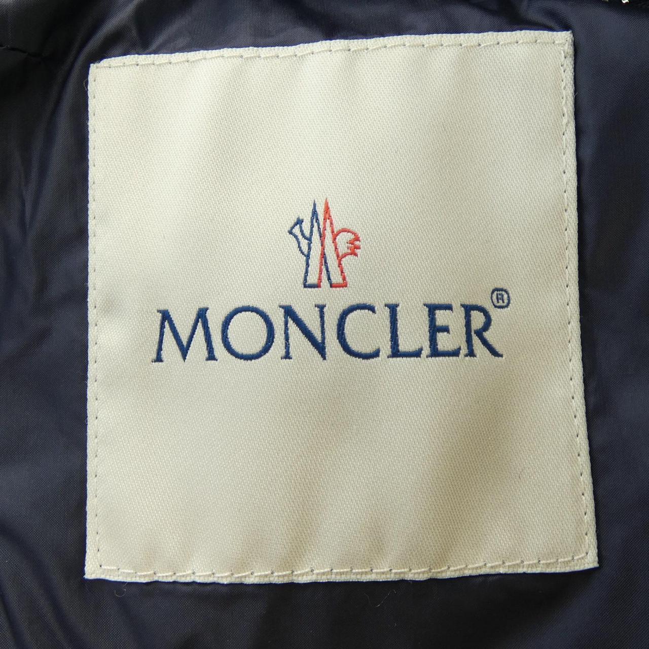 モンクレール MONCLER ダウンジャケット