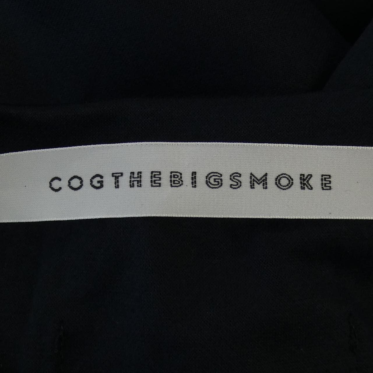 コグザビッグスモーク COGTHEBIGSMOKE トップス