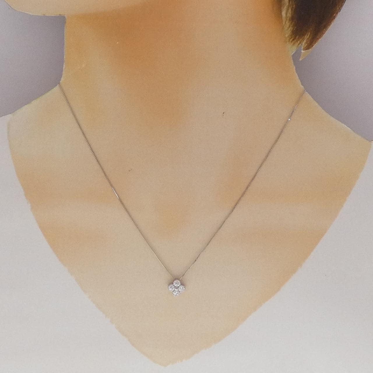 【新品】PT900/PT850 フラワー ダイヤモンド ネックレス 0.303CT