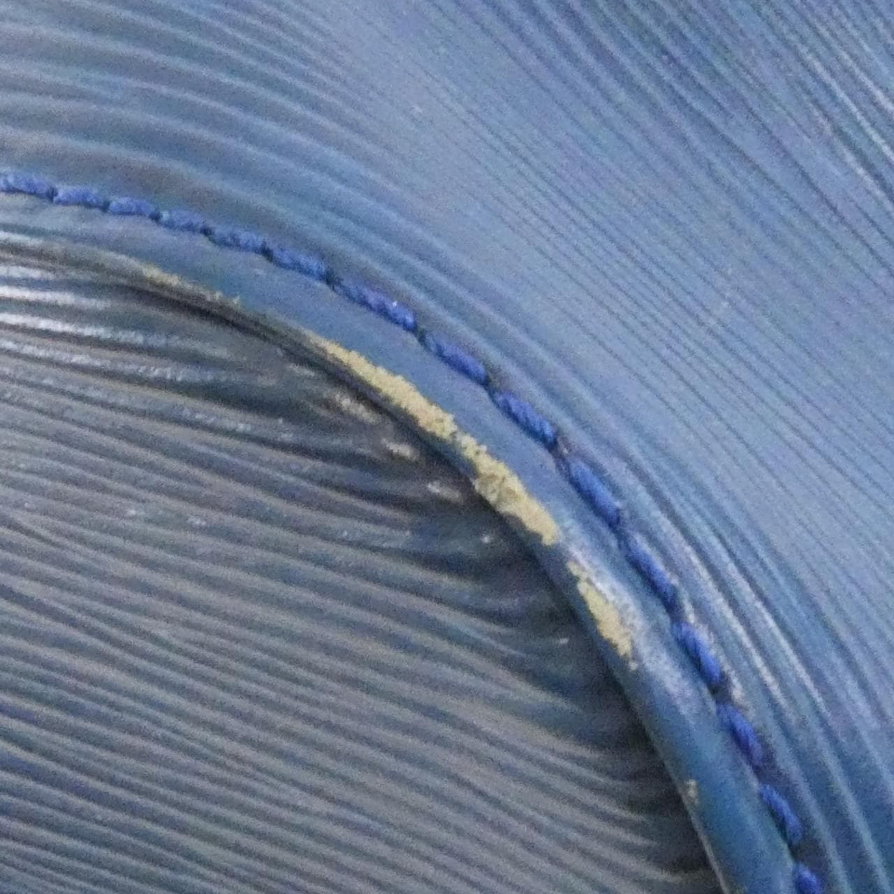 ルイヴィトン エピ プチ ノエ M44105 ショルダーバッグ